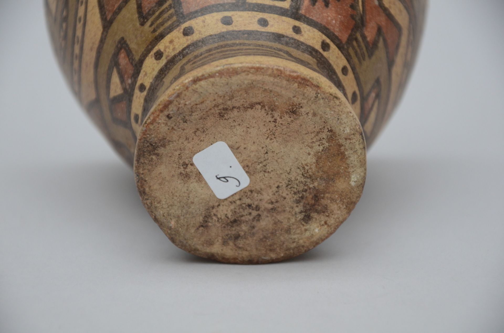 A pre-Columbian coupe 'character with snakes' (h11.50cm) - Image 3 of 4