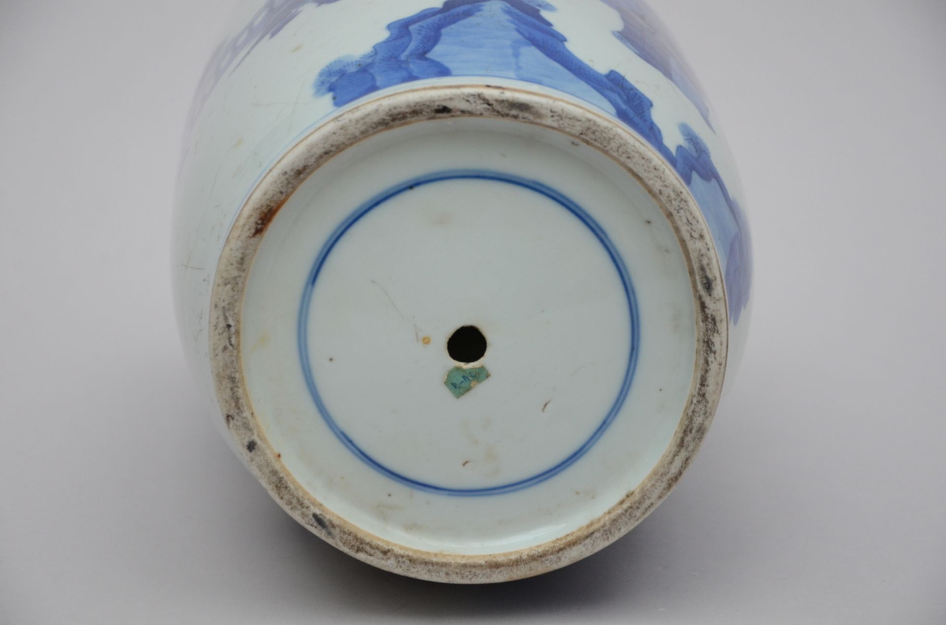 Chinese vase in blue and white porcelain, 'court scene' (H39cm) (*) - Image 3 of 5