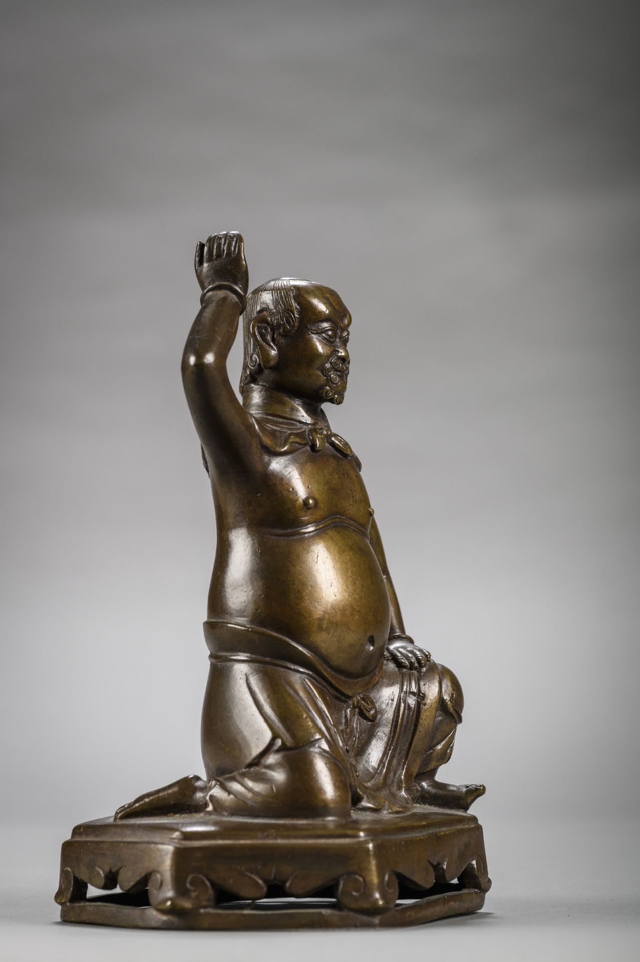 Bronze sculpture 'foreign servant', China 17th century (h22cm) (*) - Image 2 of 5