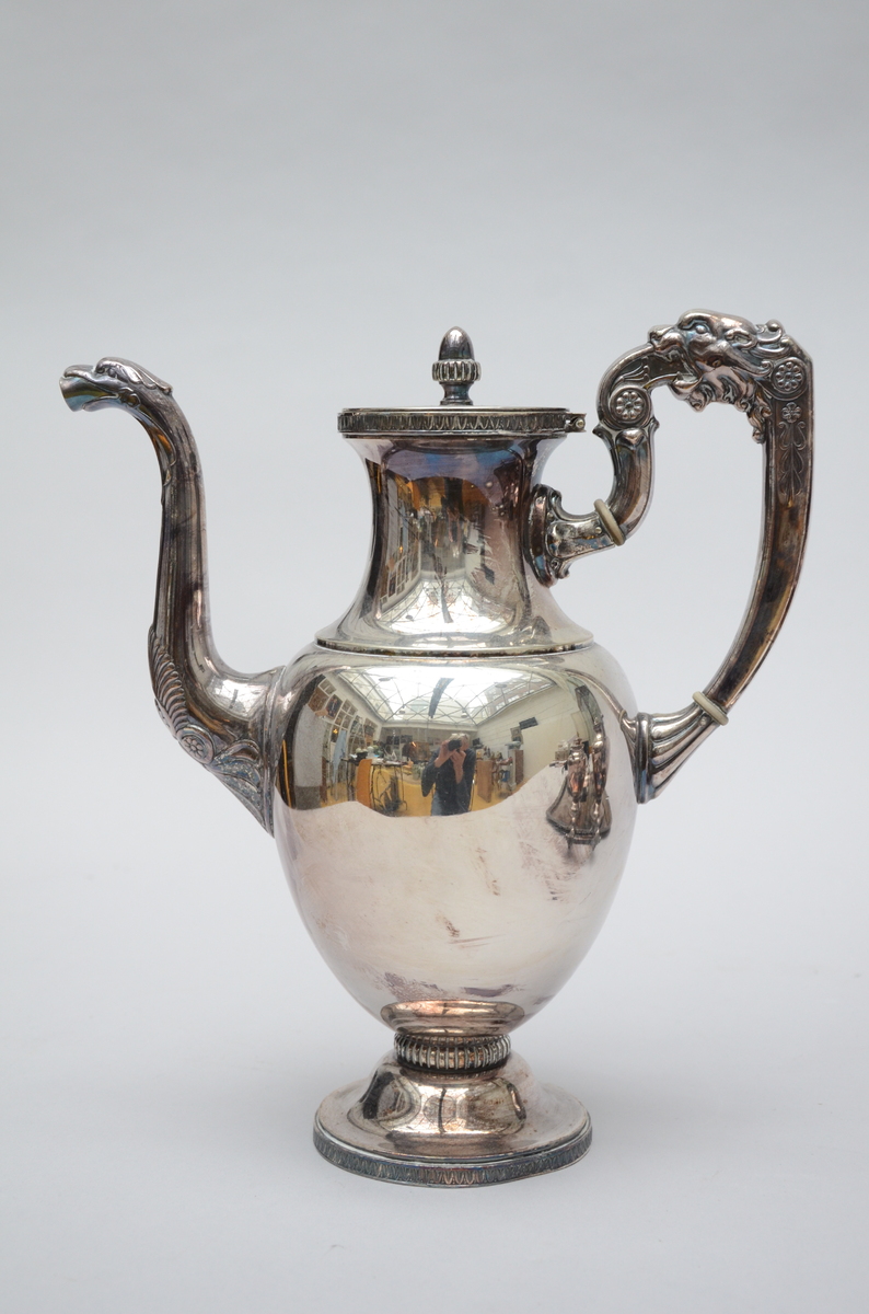 Silver plated coffee service on a tray, Wiskemann (jug H29cm) tray (59x35.5cm) - Image 2 of 4