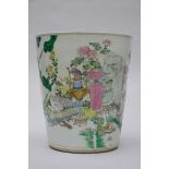 A large planter in Chinese porcelain (h54xdia48cm) (*)