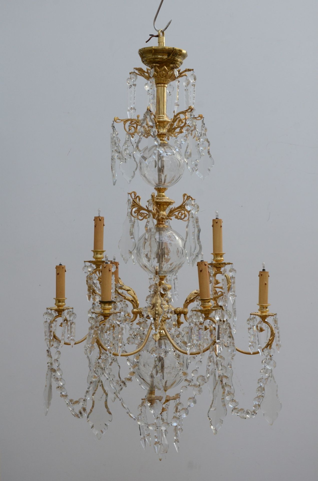 A copper chandelier with crystal plaques (1.20x70cm)