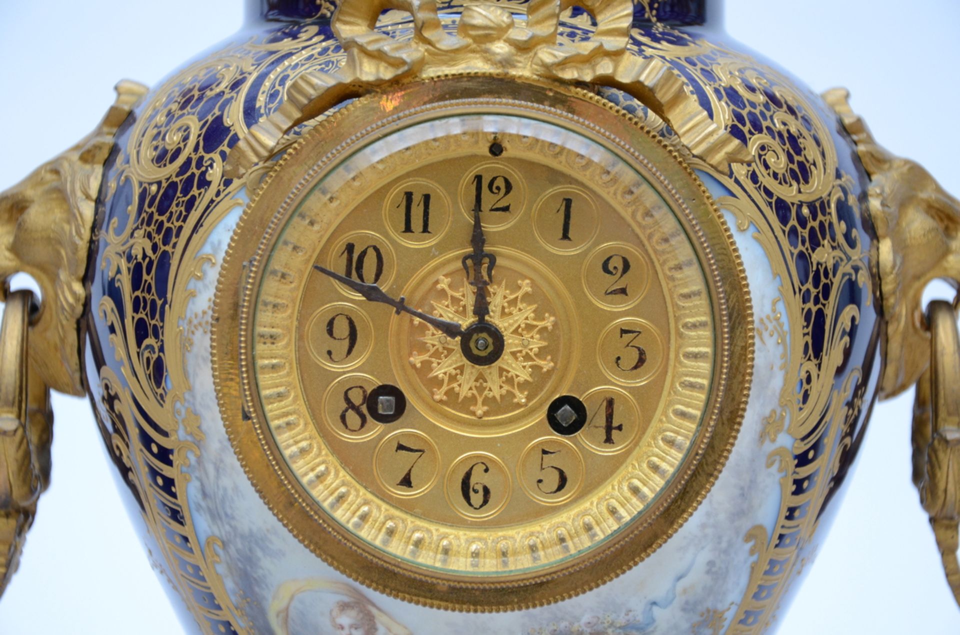 Quentin: three-piece clock set in Sèvres porcelain (h46-59cm) (*) - Image 2 of 5