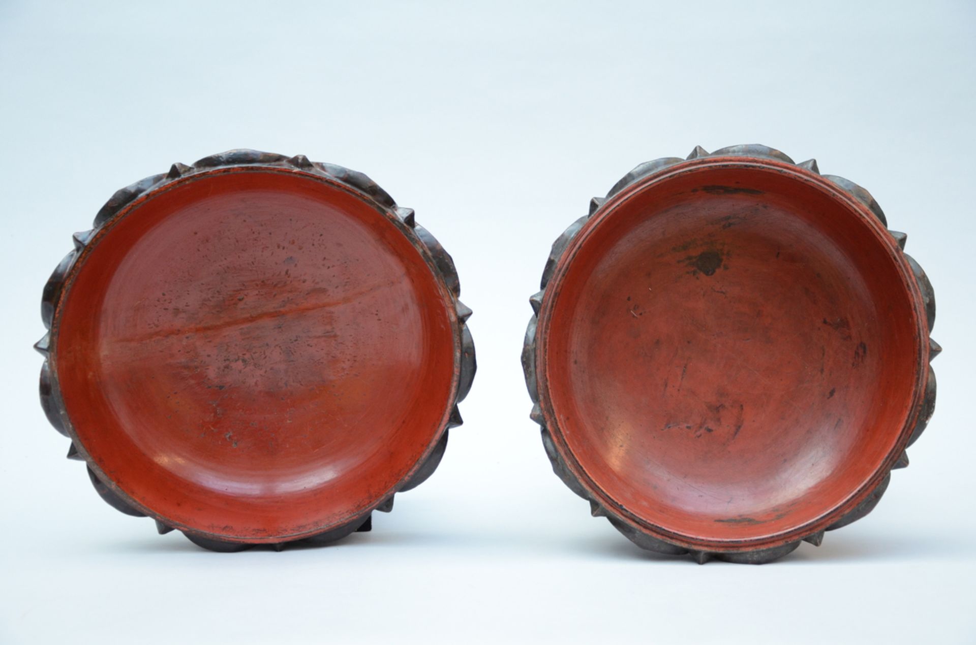 An oriental lotus shaped box on foot, Vietnam (h42x35cm) (*) - Image 4 of 5