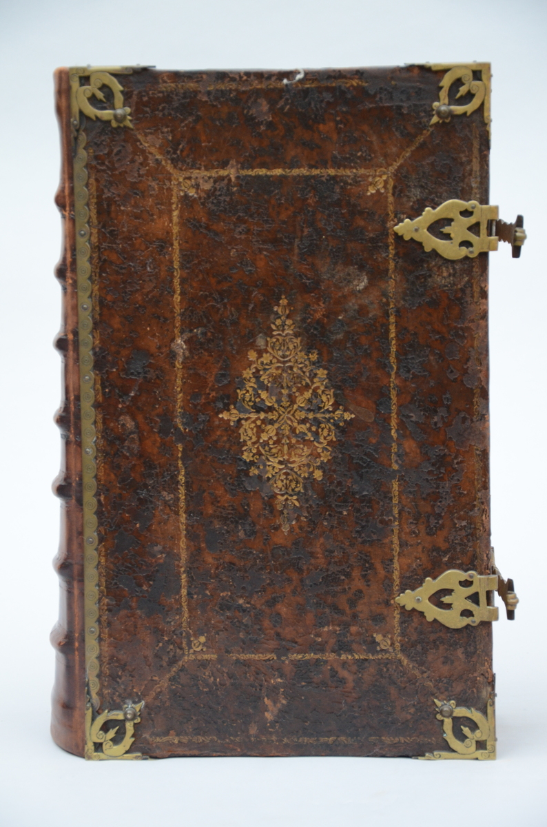 Nicolaas Goetzee at Gorinchem: book 'Old and New Testament', 18th century (45x29cm)