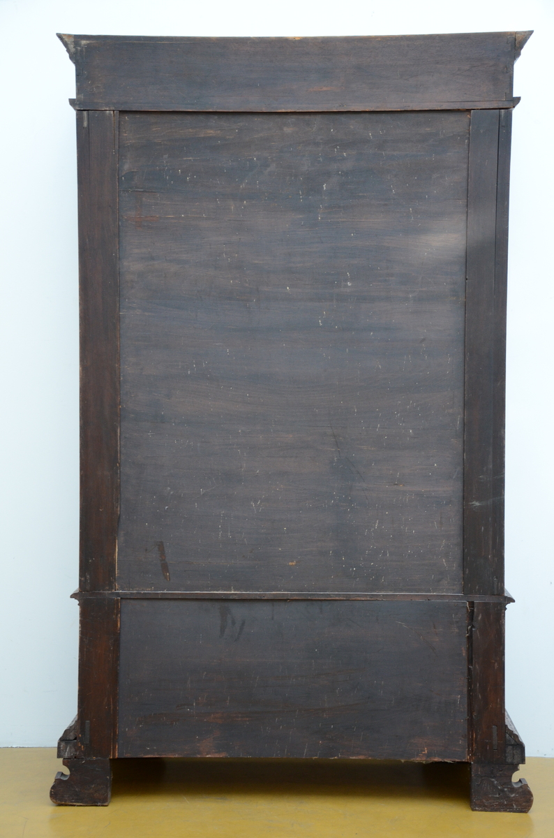 Display case carved in walnut (224x133x53cm) - Image 3 of 4