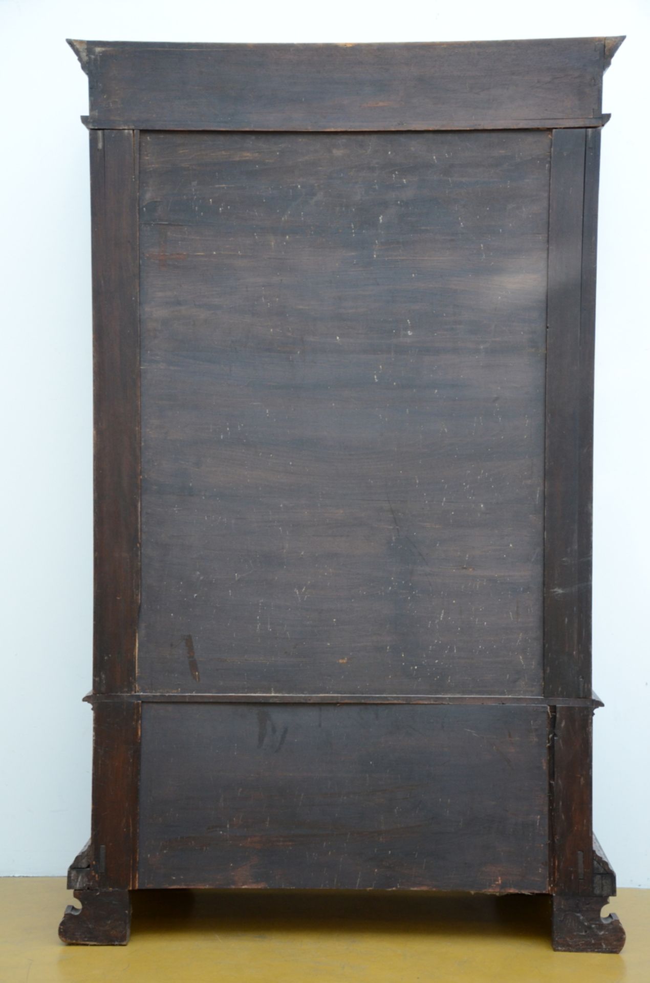 Display case carved in walnut (224x133x53cm) - Bild 3 aus 4