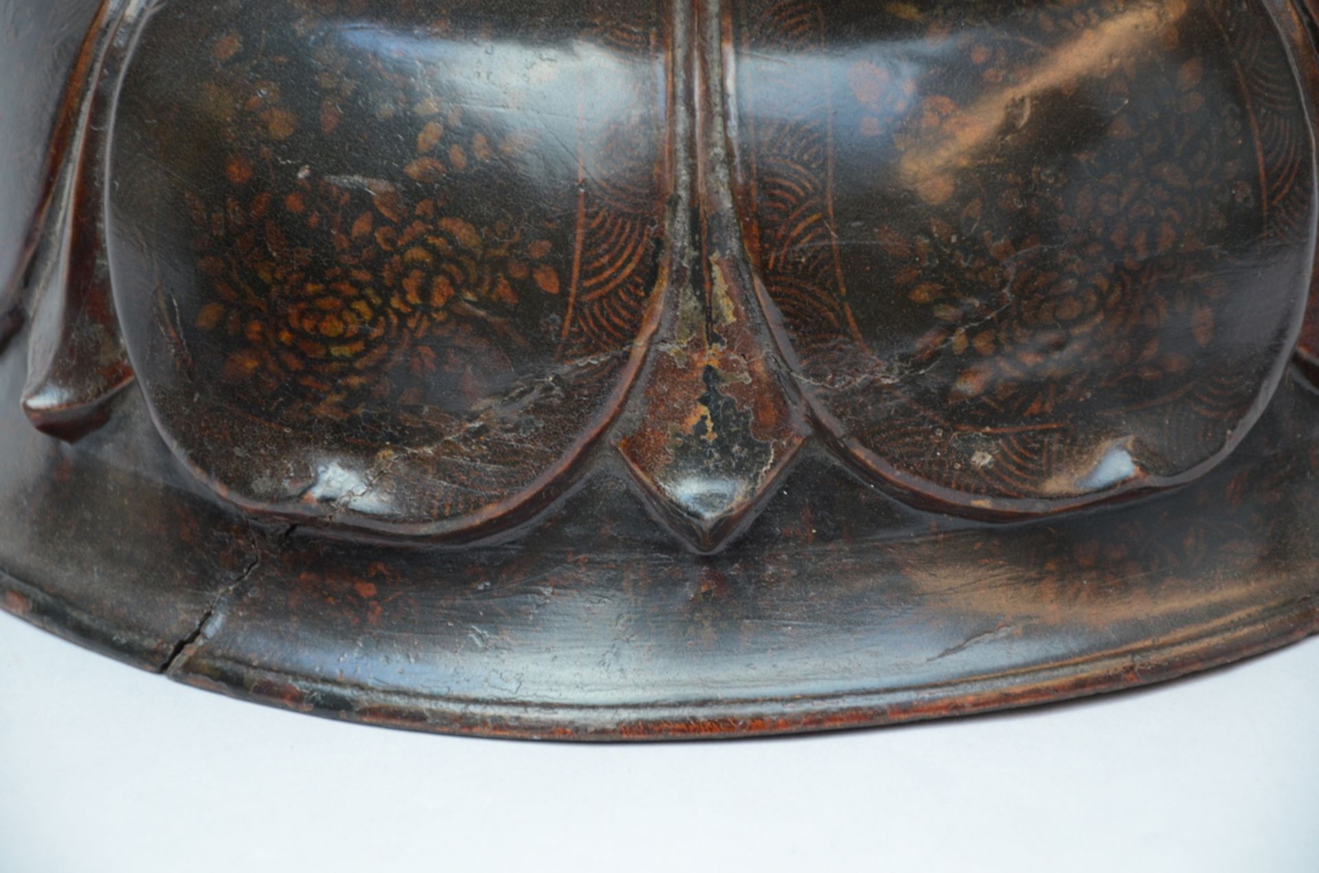 An oriental lotus shaped box on foot, Vietnam (h42x35cm) (*) - Bild 5 aus 5