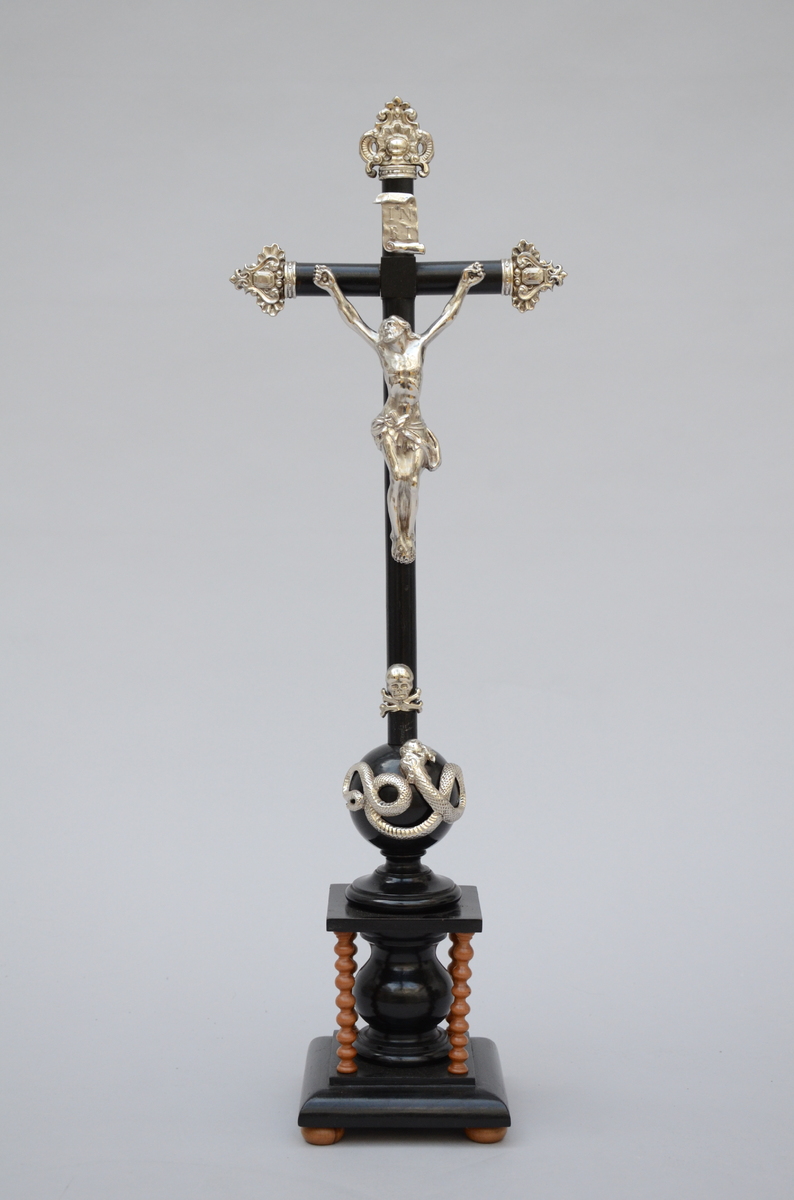 Crucifix in wood with silver elements (h54cm)