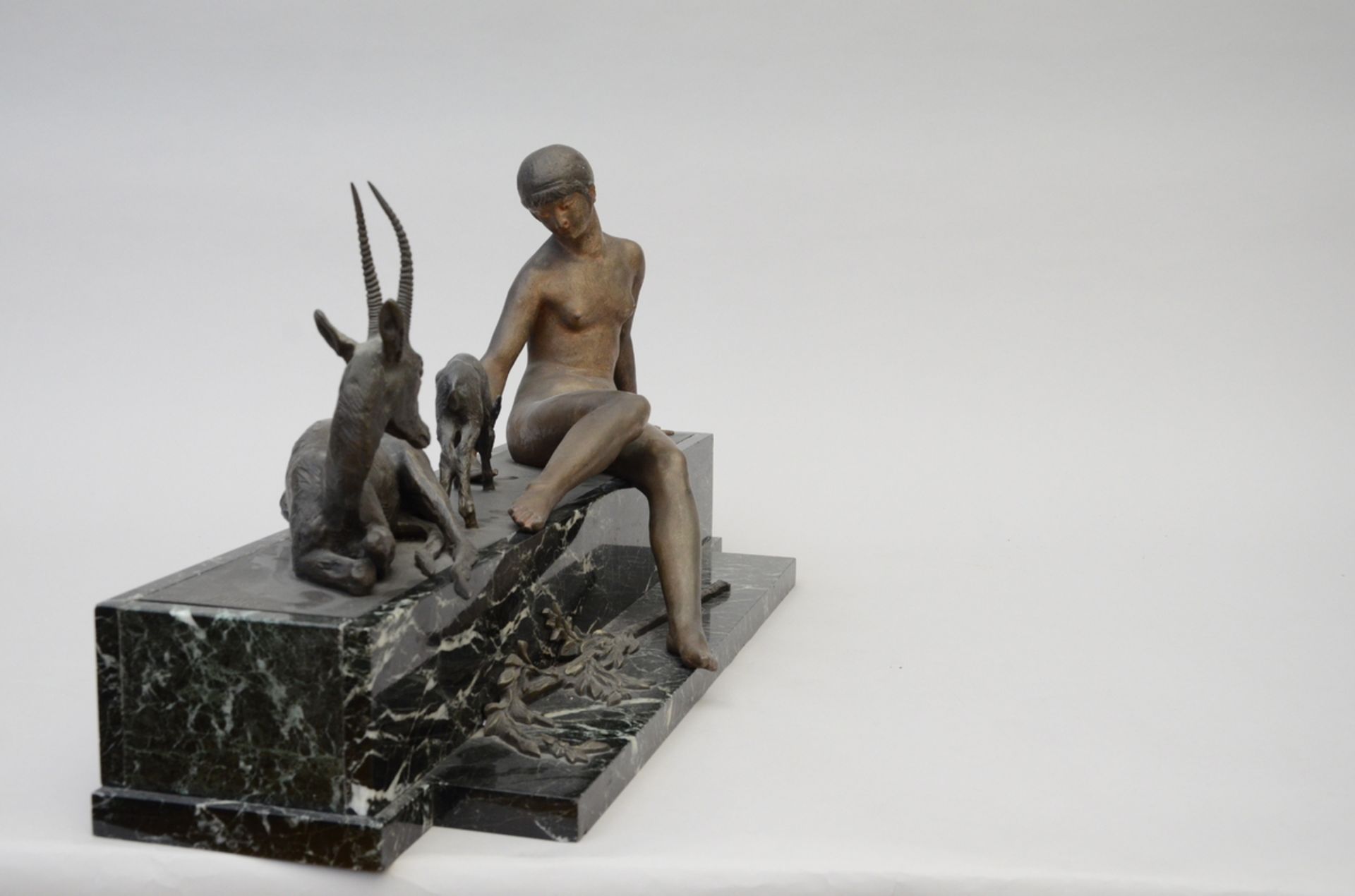 Ary Bitter: Art Deco statue in bronze on a marble base (40x77x27cm) - Image 2 of 5