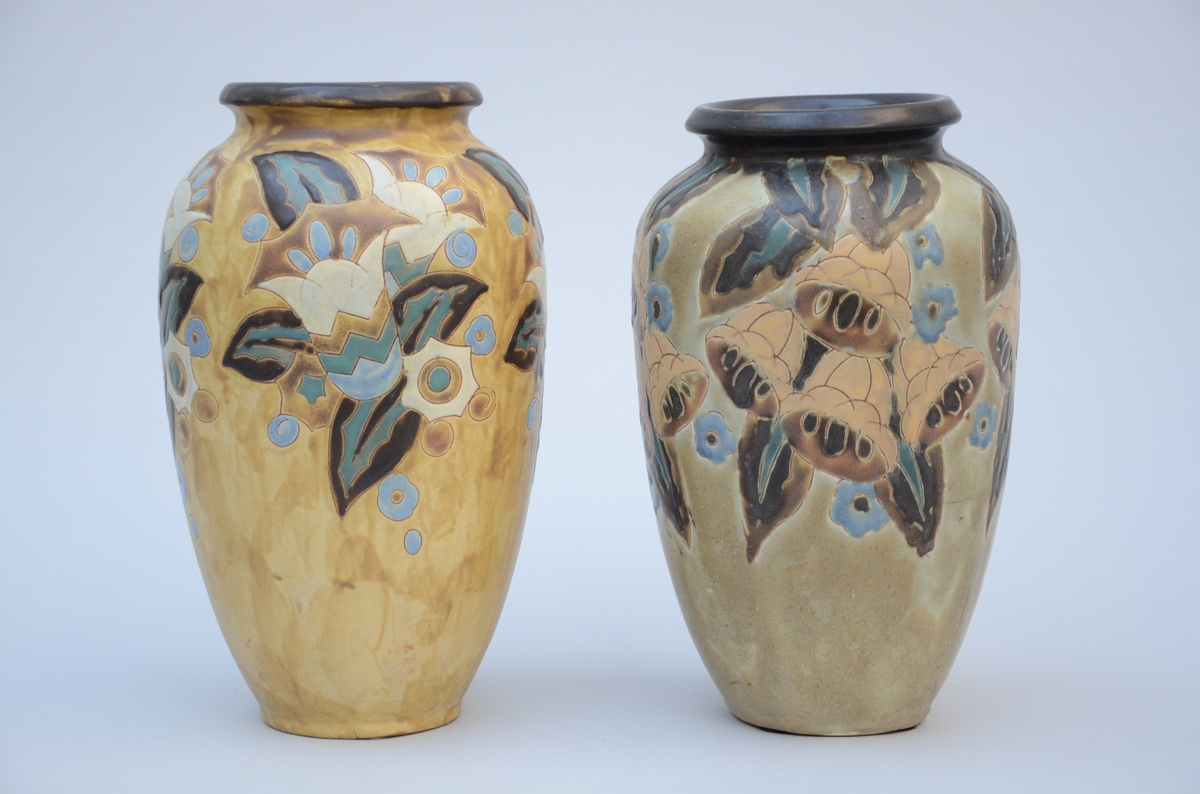 2 Art Déco vases in stoneware Keramis, 'flowers' D1231 and D1232 (h31en32cm) (*)
