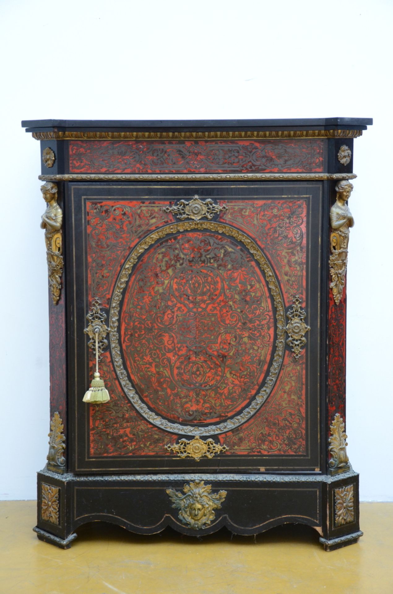 Cabinet with Boulle inlaywork, 19th century (110x90x46cm) (*)