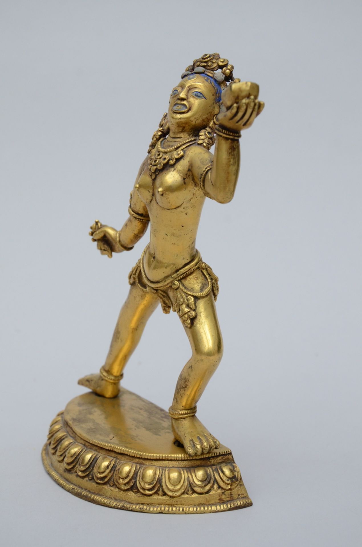 Dancing Dakini in gilt bronze (H23cm) - Image 2 of 4