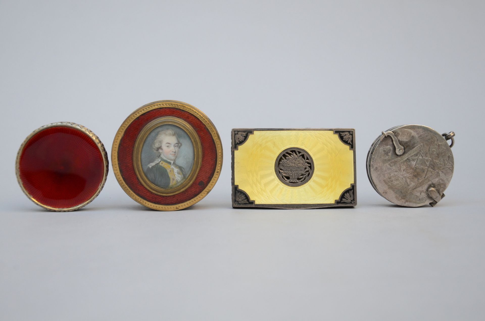 Lot: 4 antique boxes, 18th and 19th century (*)