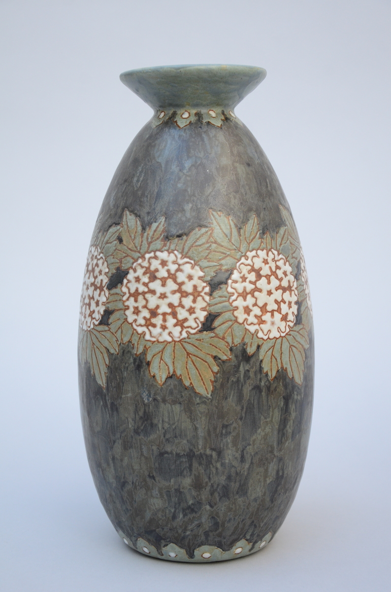 2 Art Deco vases in stoneware, Boch la Louvière, 'flowers' D880,D666 (h29-30cm) - Image 2 of 4