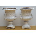 A pair of large Medici vases in cast iron (H77 Dia57cm)