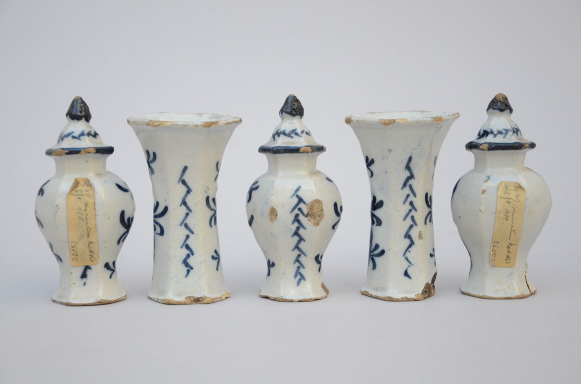 A miniature Delft five piece pottery set, 18th century (*) - Image 2 of 5