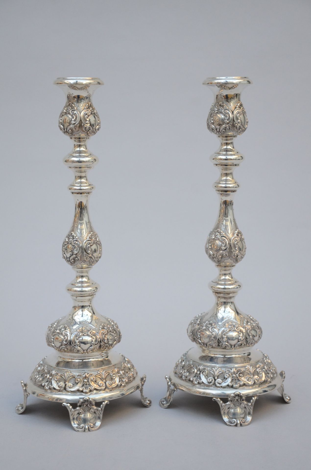 A pair of silver Louis-Philippe chandeliers (h41cm) - Image 2 of 4