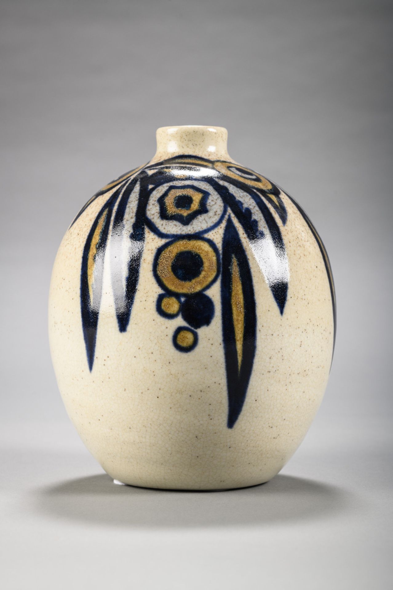 Art Deco vase in stoneware Keramis, Charles Catteau, 'flowers' D989 (h24cm)
