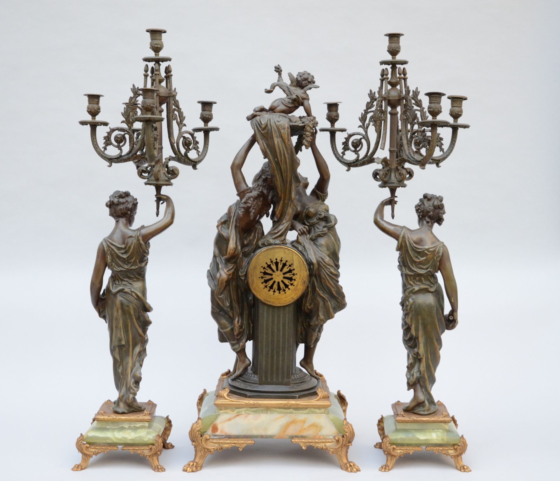 Hippolyte Moreau: a large clockset in zamack (clock h86cm) (candlesticks 106cm) (*) - Image 3 of 5