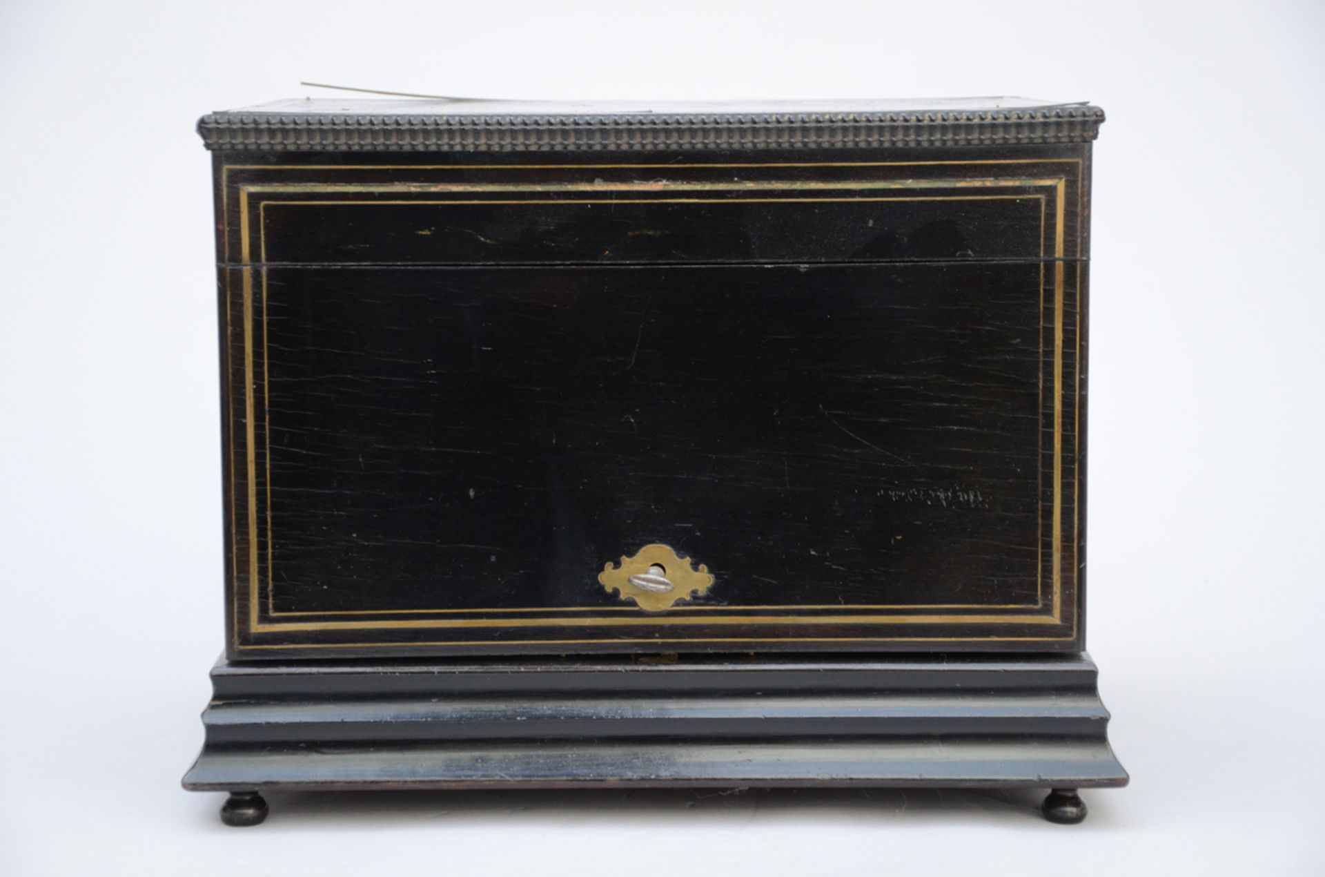 A Napoleon III liqueur box (27x36x26cm) - Bild 2 aus 3