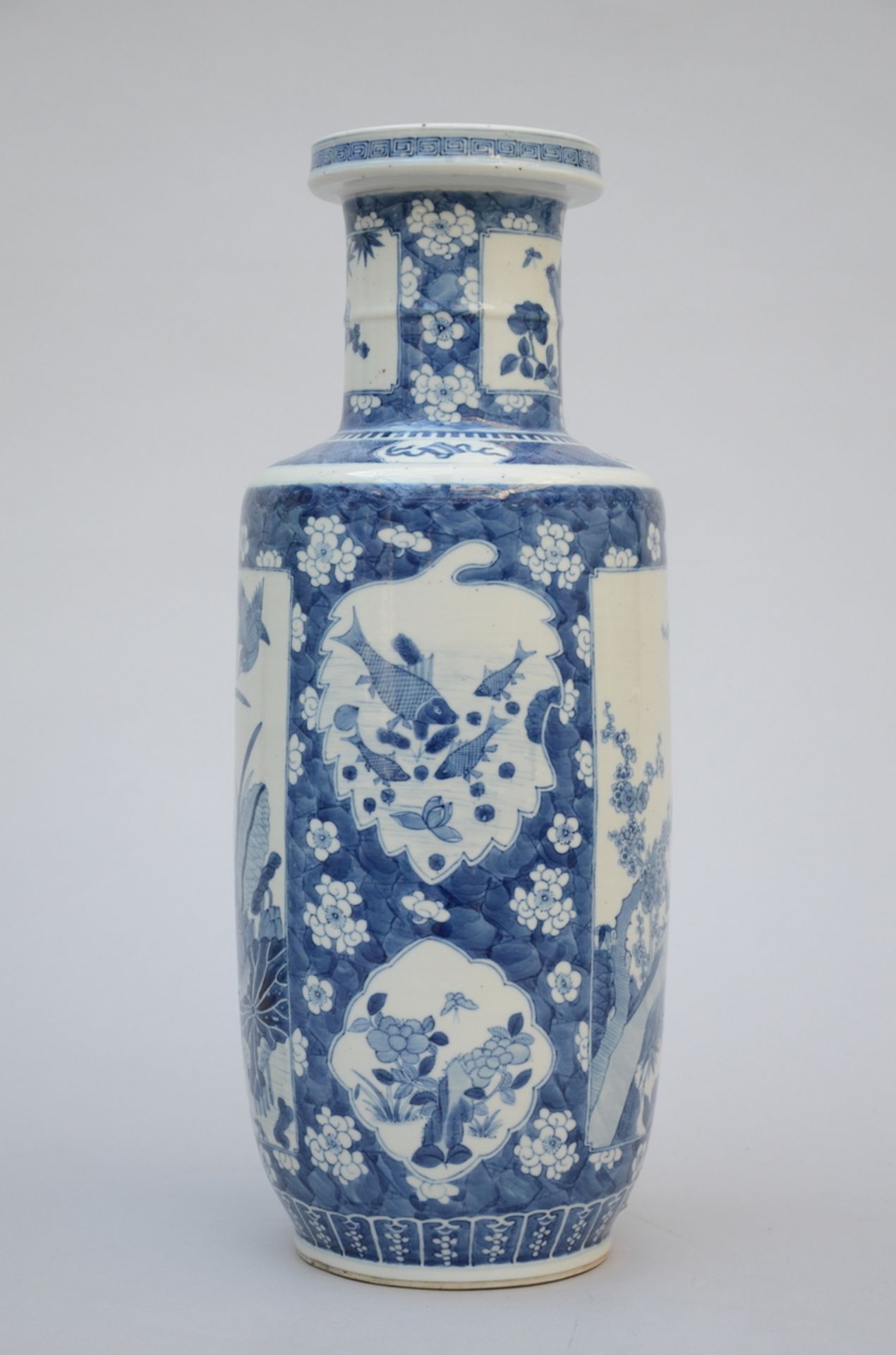 Chinese rouleau vase in blue and white porcelain 'flowers', 19th century (h47cm) - Image 2 of 5