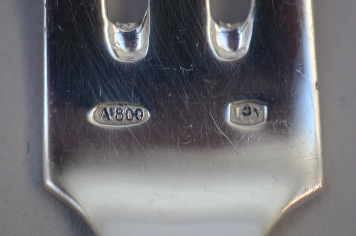 A silver cutlery set in wooden case - Image 4 of 5