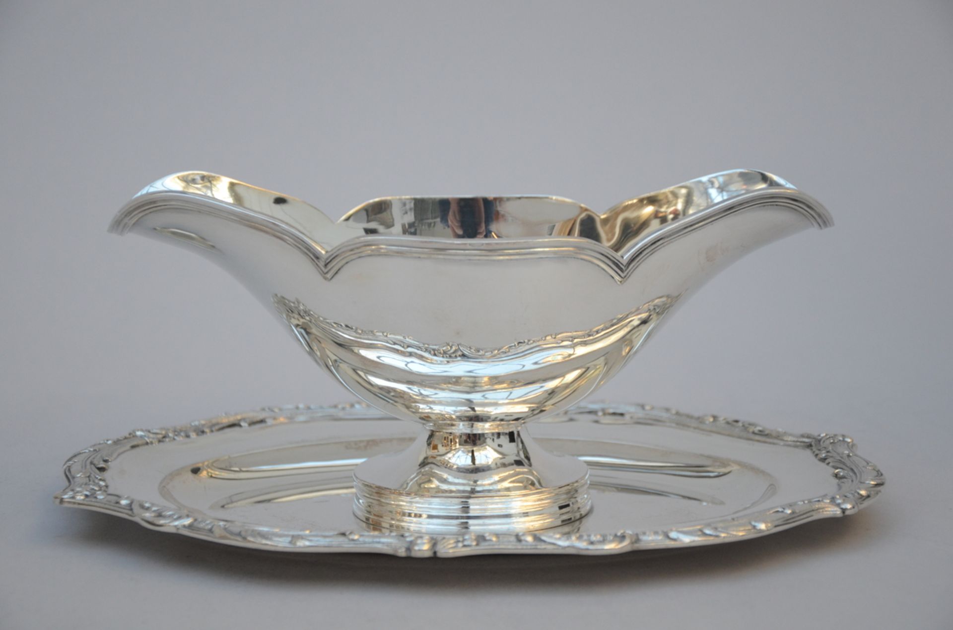 Three-piece silver set: oval and round dish with sauce bowl (925/1000) - Image 4 of 5