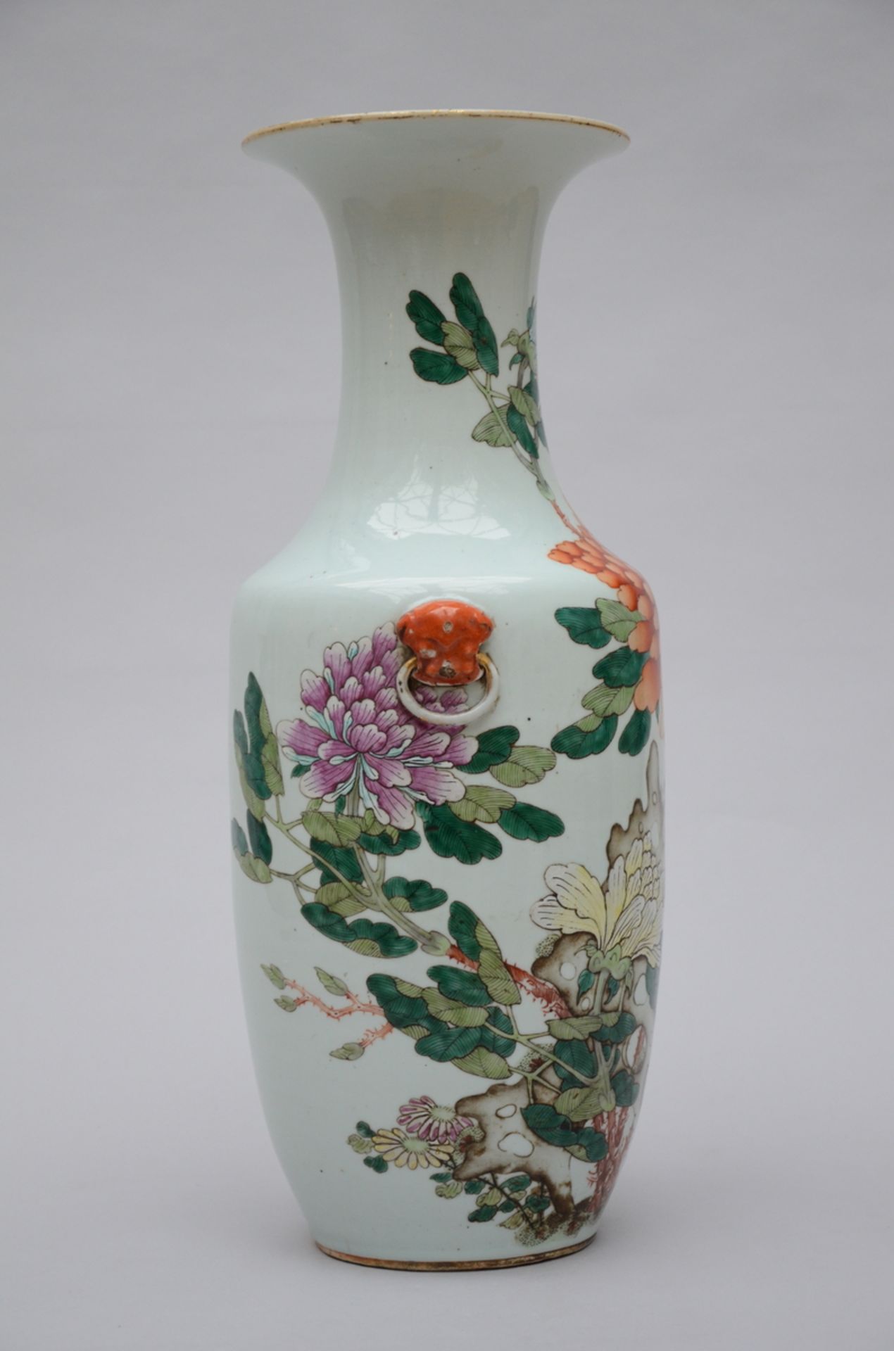 Chinese famille rose porcelain vase with floral decoration (h59cm) (*) - Image 2 of 5