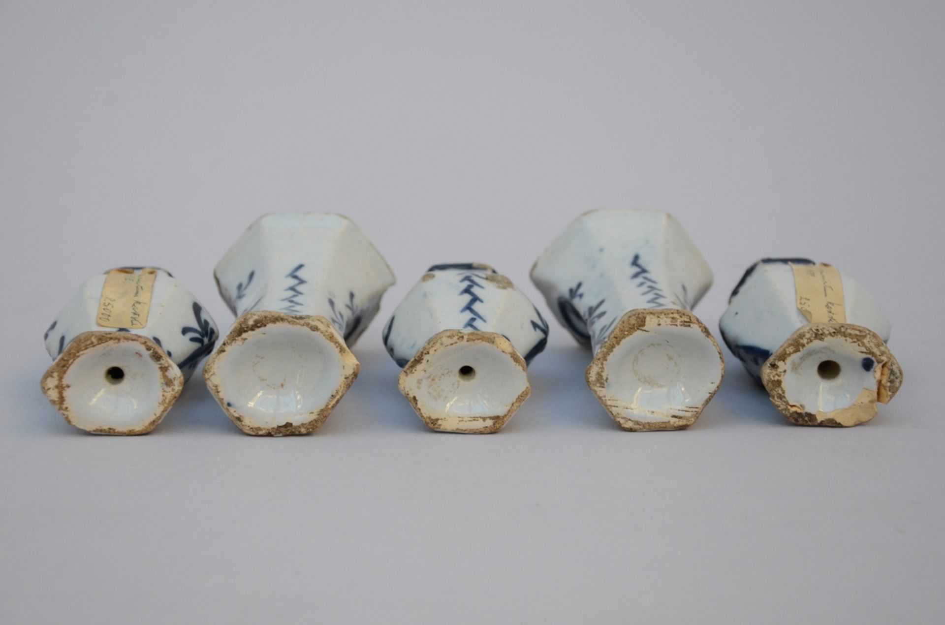 A miniature Delft five piece pottery set, 18th century (*) - Image 3 of 5