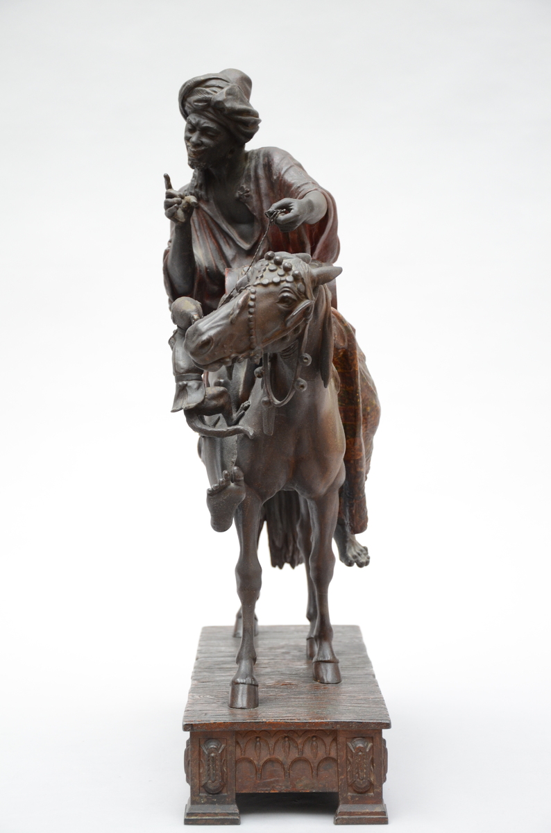 Waagen: sculpture in zamack 'Oriental musician on a horse' (64x46x16cm) (*) - Image 4 of 6