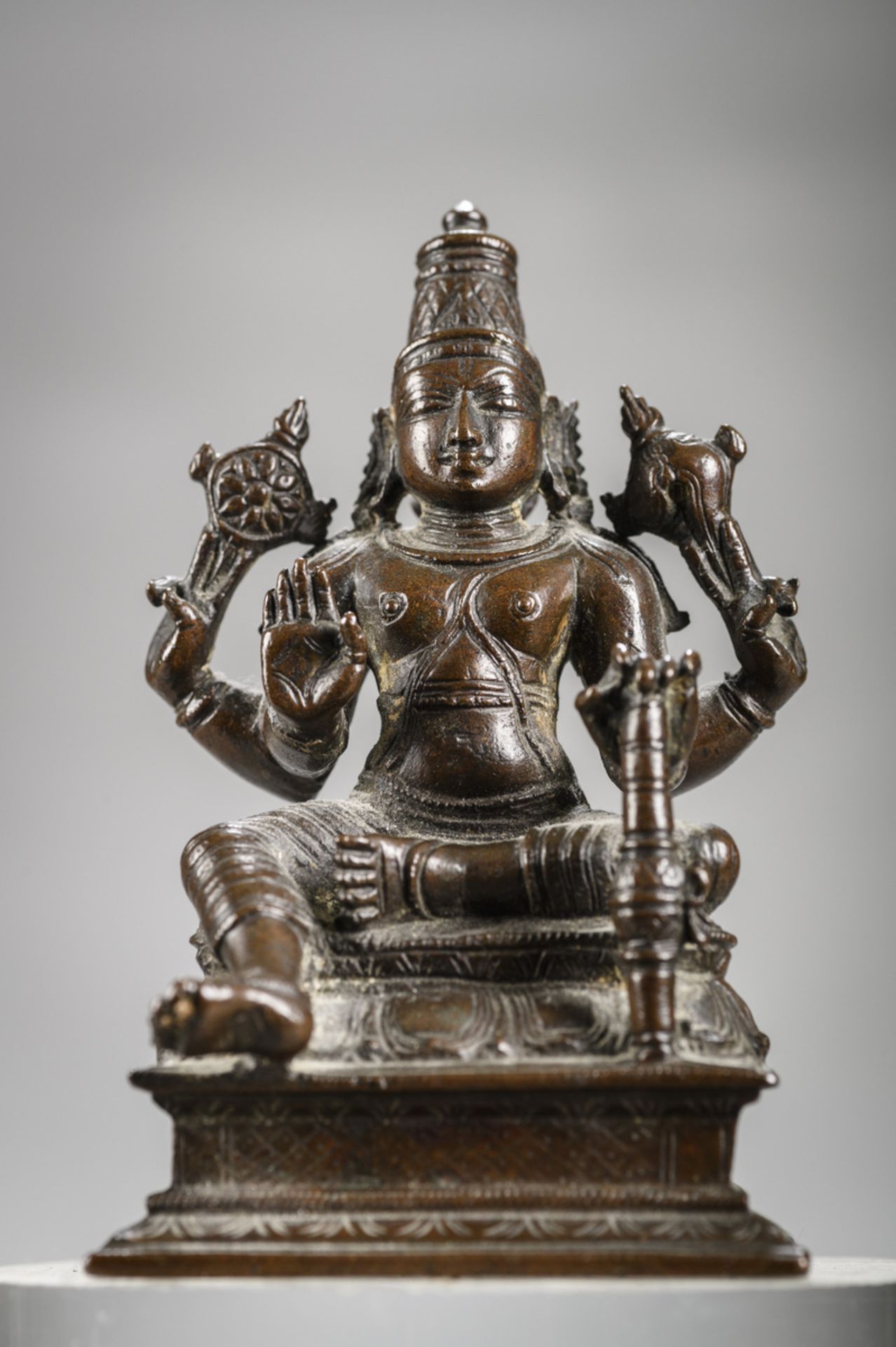 Indian bronze sculpture 'Vishnu', 18th - 19th century (h 10.3 cm)