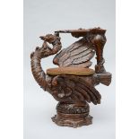 A sculpted chair in the form of a bird, 19th century (80x72x55cm)