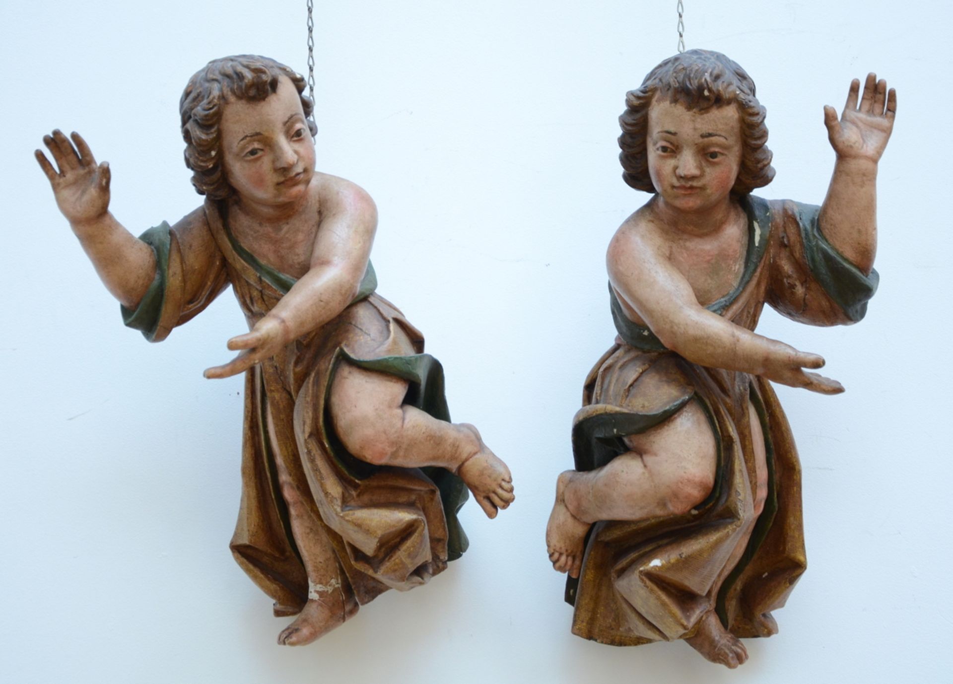 A pair of angels in polychrome wood (h53cm) (*)