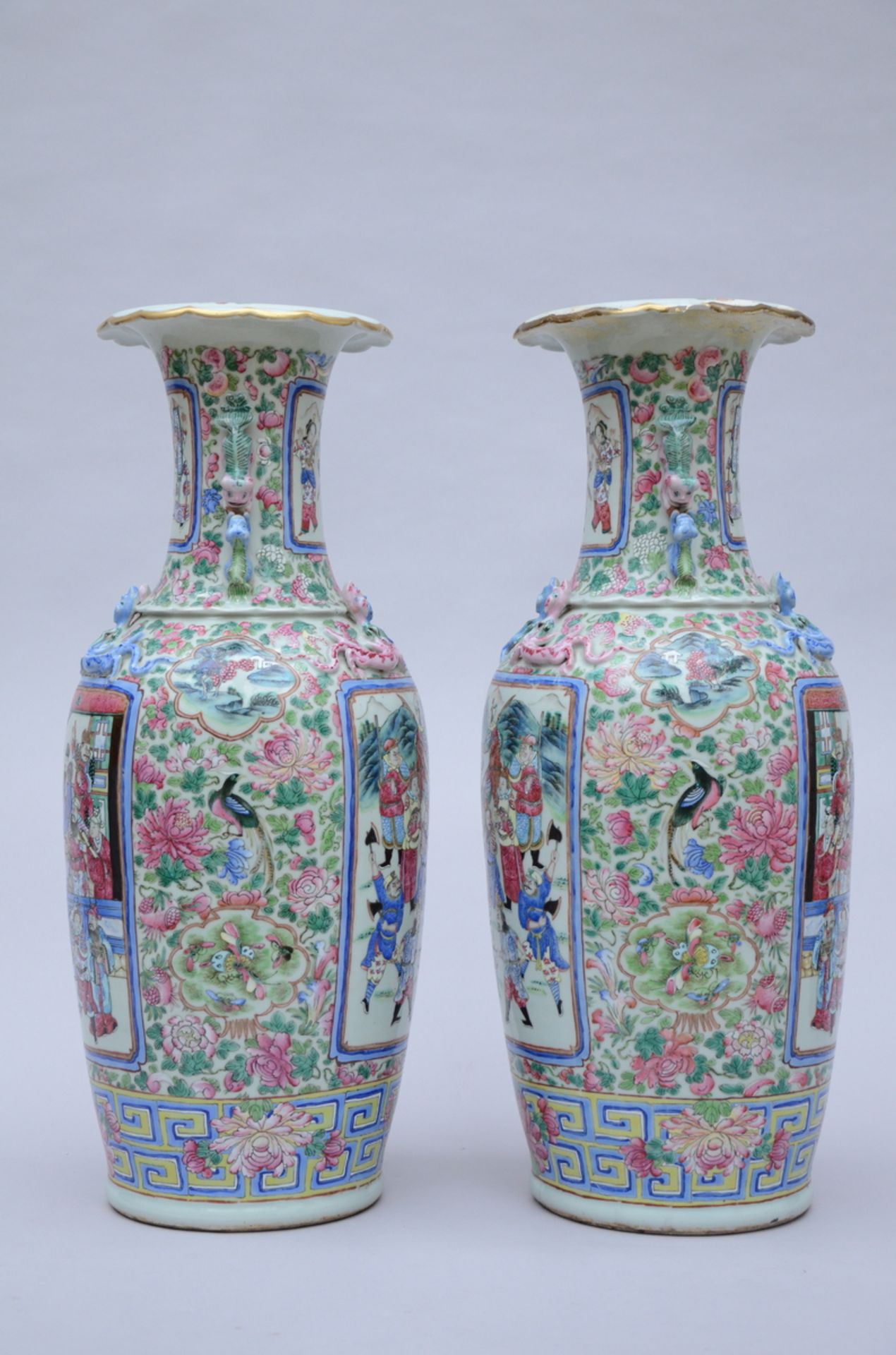 A pair of Chinese famille rose Canton vases 'warriors' (H64cm) (*) - Image 2 of 9