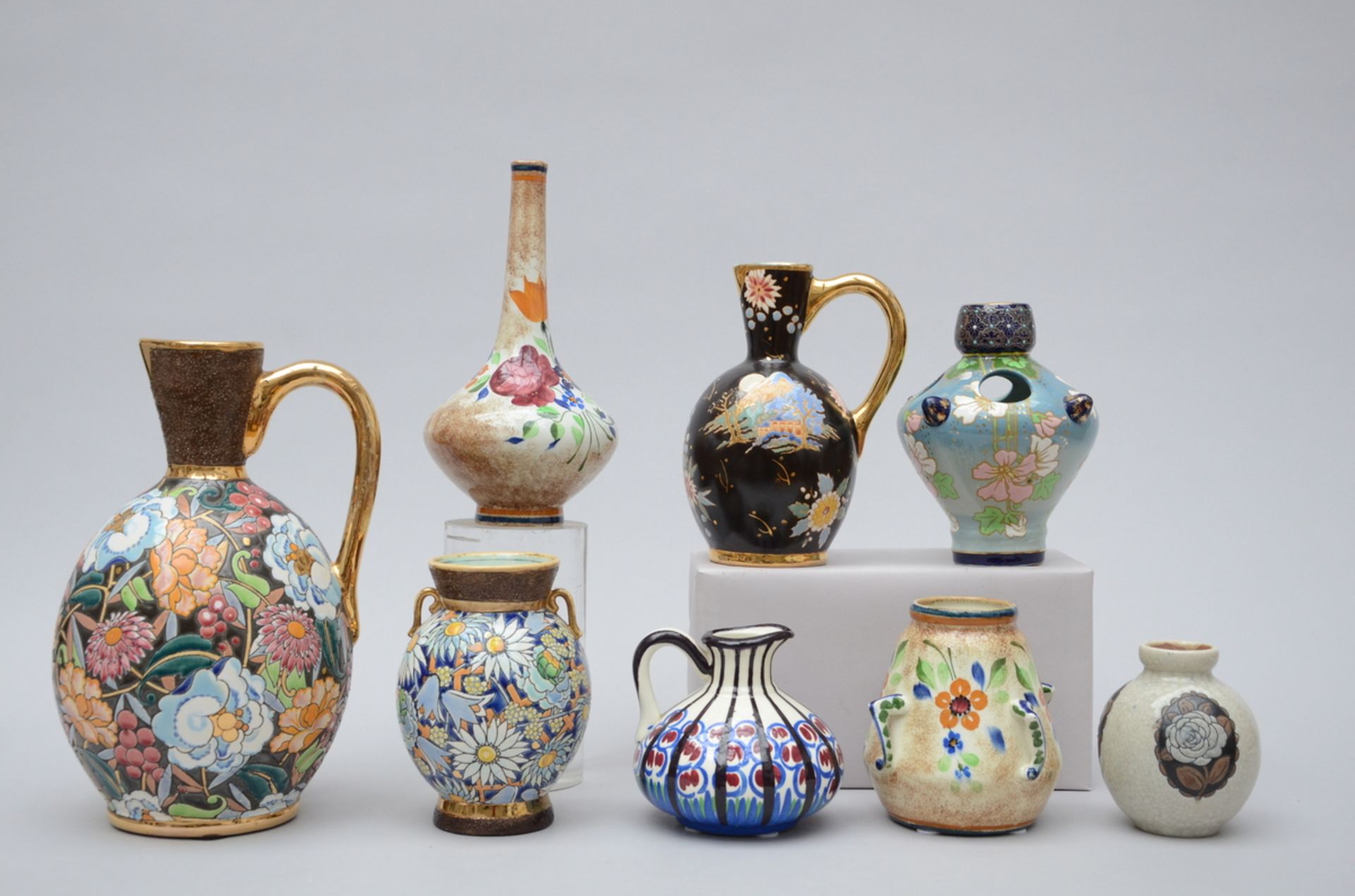 Lot: 8 different Art Deco vases, Boch (h12 to 31cm) (*)