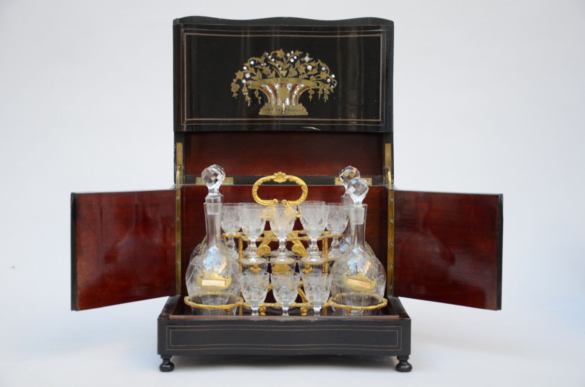 A liqueur Box, Napoleon III period (26x32.5x25cm)