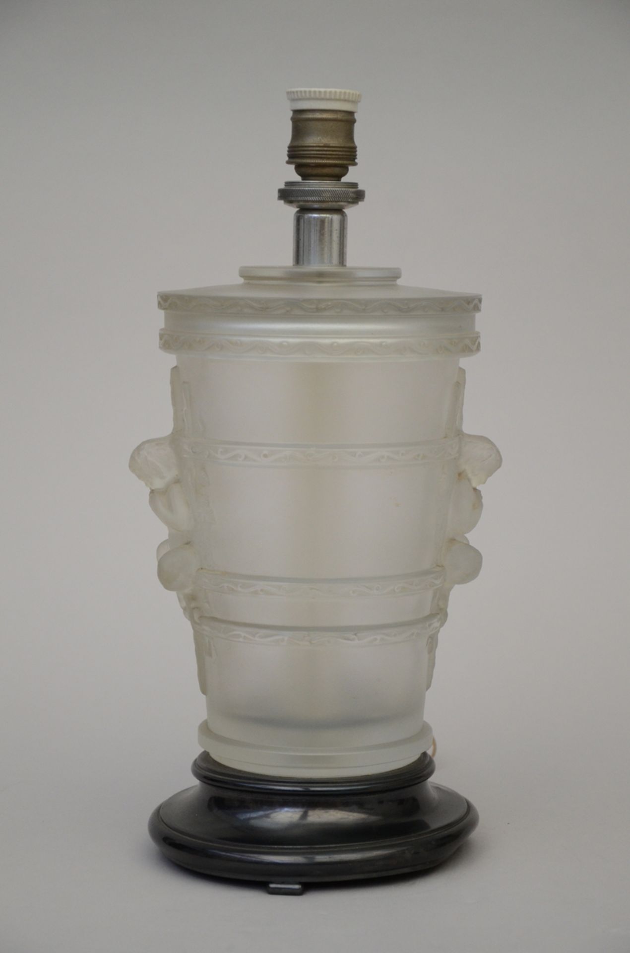 Lalique: glass lamp 'fauns' (H glass 27cm)