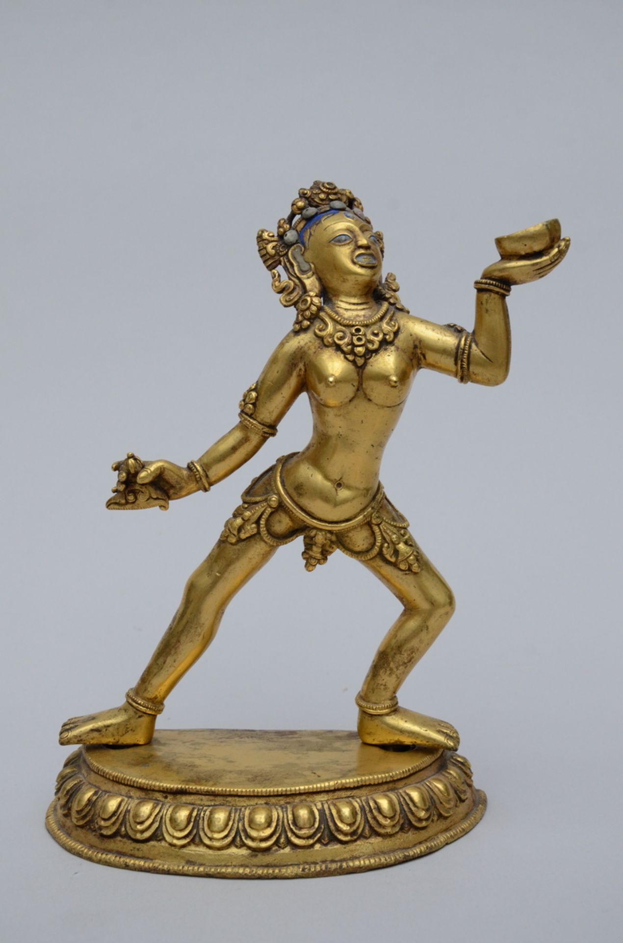 Dancing Dakini in gilt bronze (H23cm)