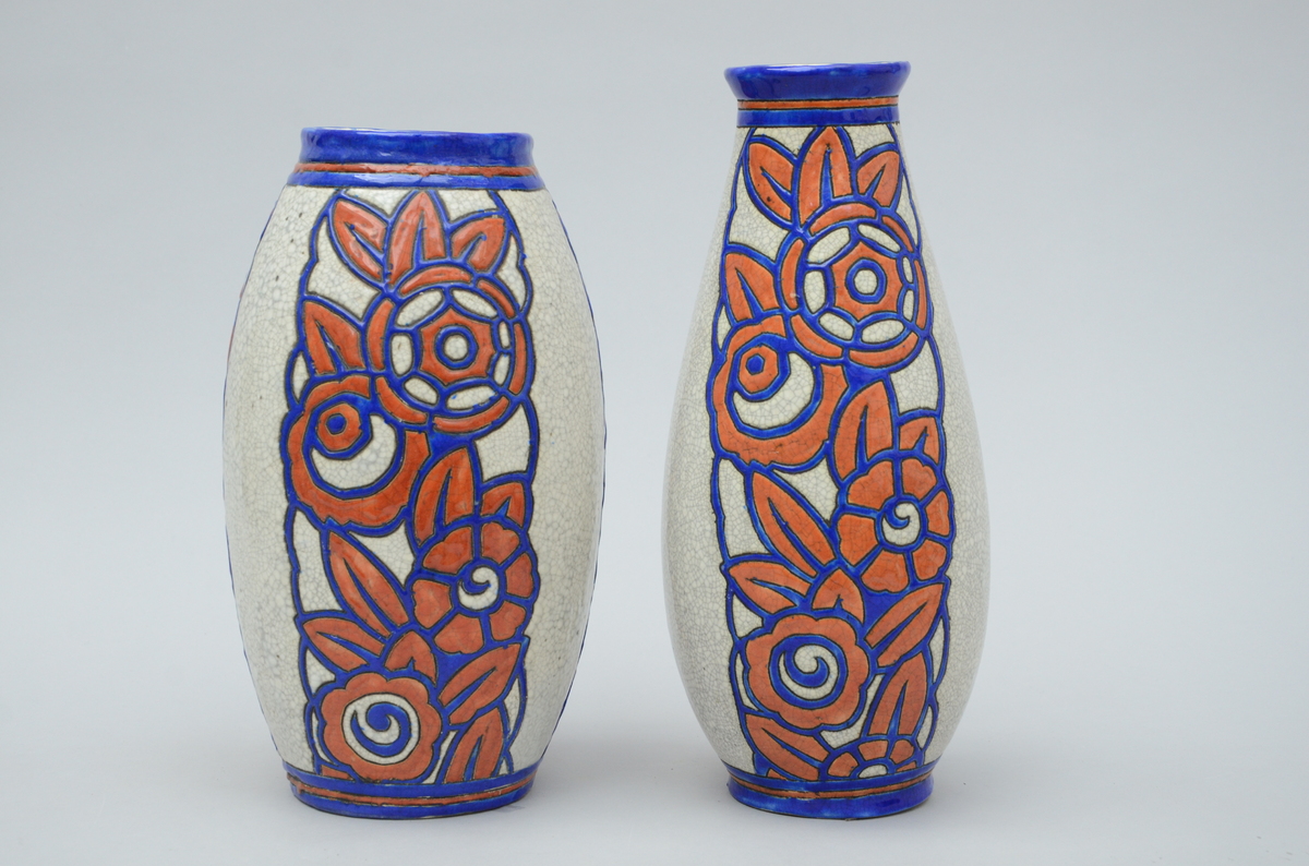 2 Art Deco vases, Boch 'blue flowers' D1102 (h29.5 & 33cm)