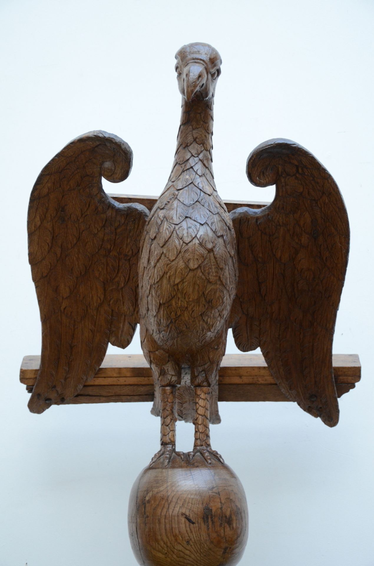 A lectern in oak 'eagle' (H185cm) - Image 2 of 3