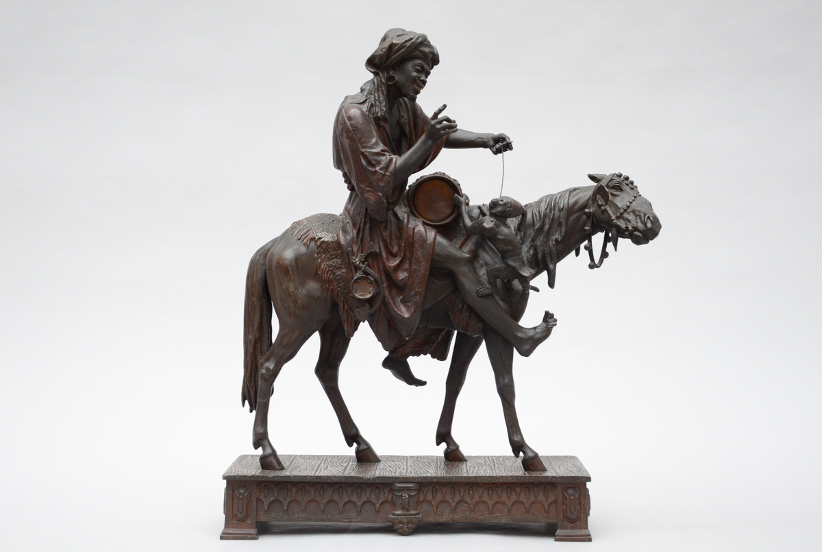 Waagen: sculpture in zamack 'Oriental musician on a horse' (64x46x16cm) (*)