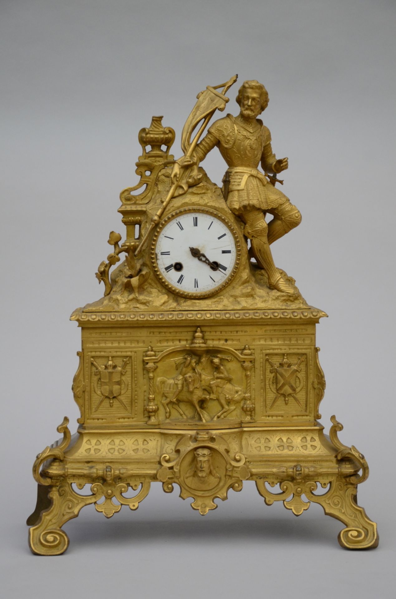 Gilded bronze gothic revival clock 'knight' (h54x50x25cm)
