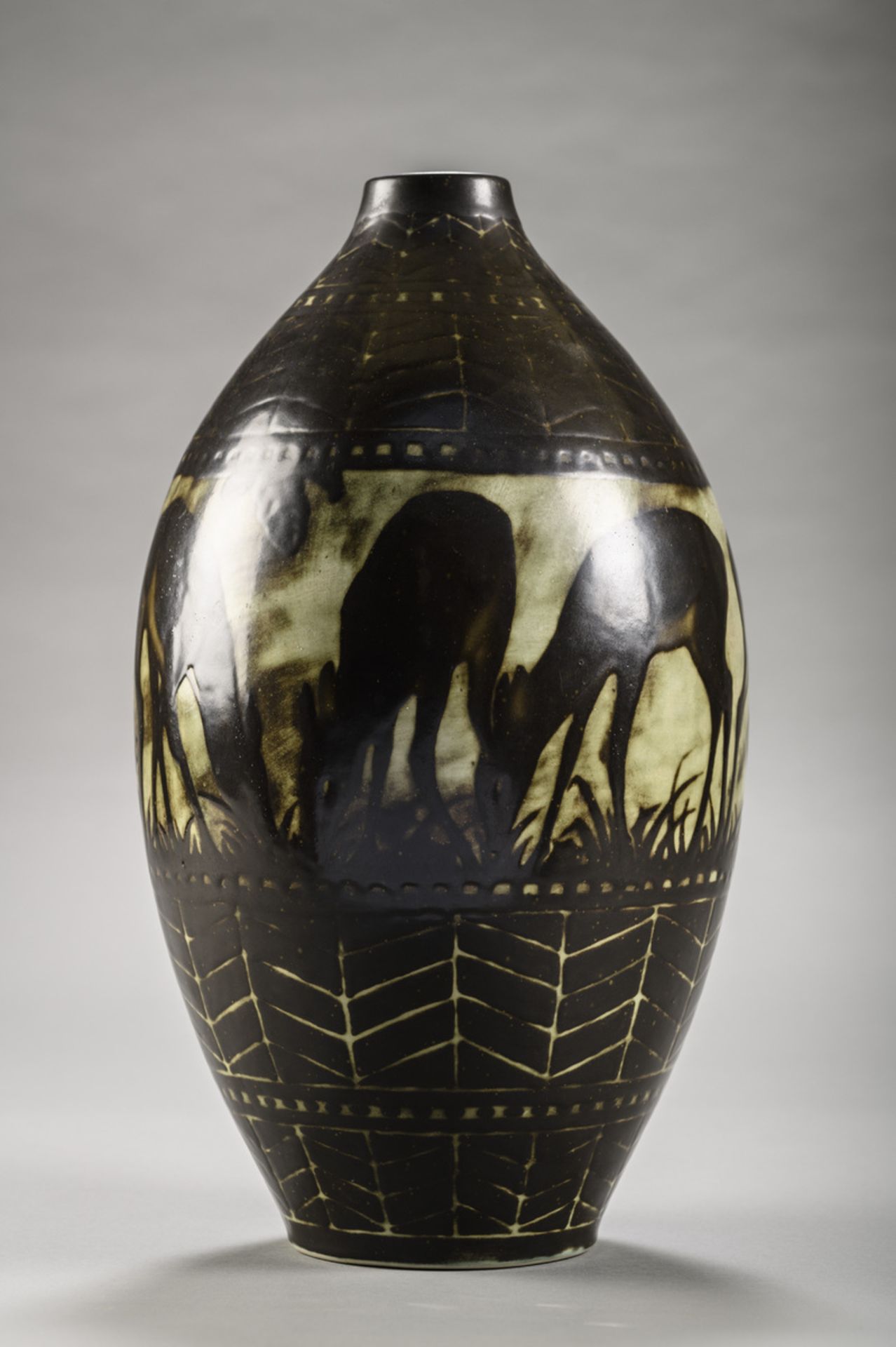 Art Deco vase in stoneware Keramis, Charles Catteau 'deer' D924 (h46cm) - Image 2 of 3