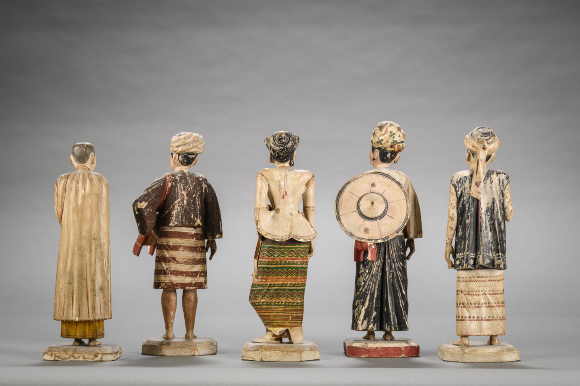 Collection of figures in papier mache and wood, Southeast Asia (H24 to H27cm) - Image 3 of 6