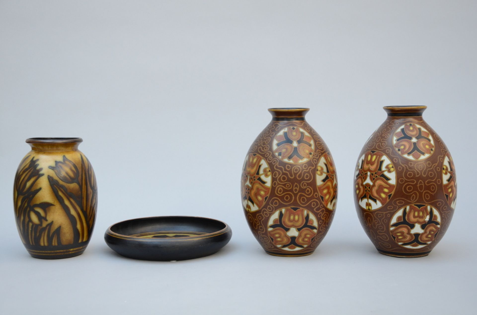 3 vases + bowl by Boch Keramis D2524 D977 D1093 (dia 27) (h25 to 31cm) - Image 2 of 3