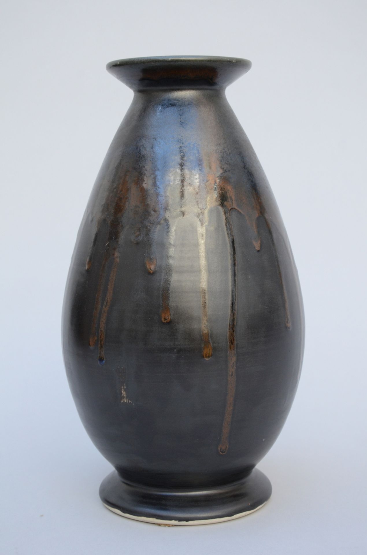 Art Deco vase in stoneware, Keramis, 'monochrome', D2751 (h30cm)