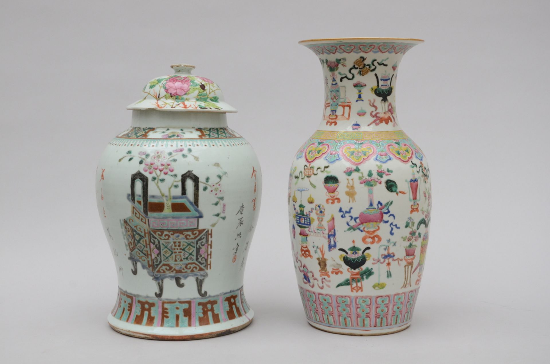 Lot: lidded vase and vase 'antiquities', China (h42&44cm) (*)