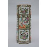 Umbrella stand in Canton porcelain (H61cm) (*)