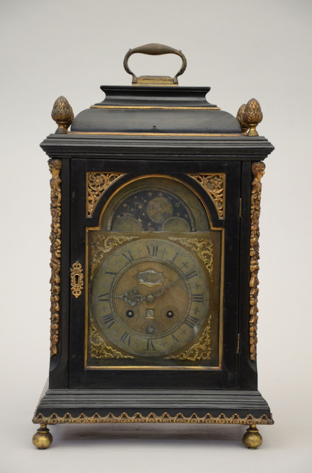 Georges Somersall: 18th century table clock with moon phase and date (51x32x21cm)